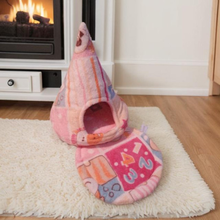 Cappello Fatato – Cuccia conica imbottita con tappetini